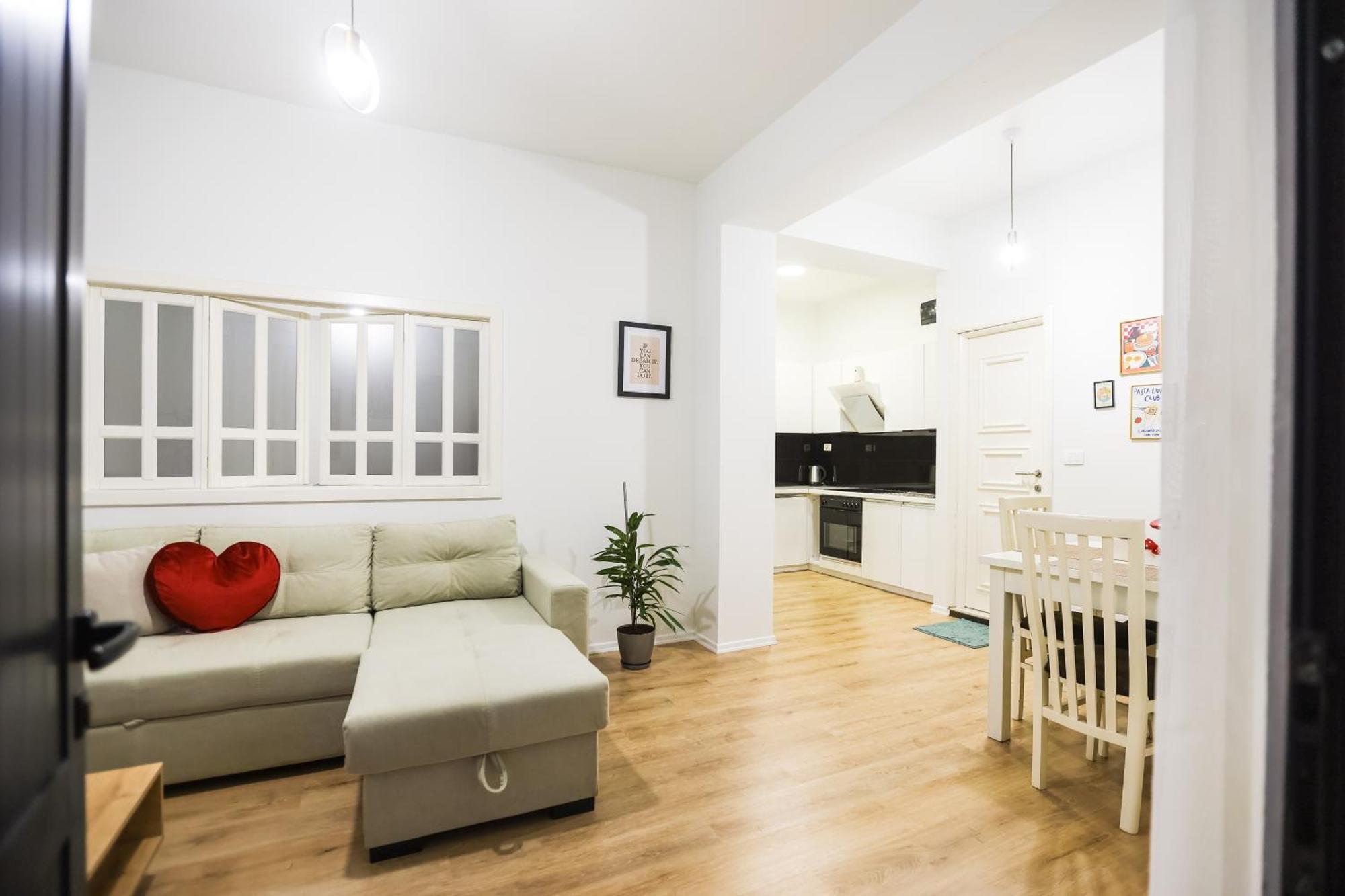 At Bazaar Central Apartment Тирана Экстерьер фото