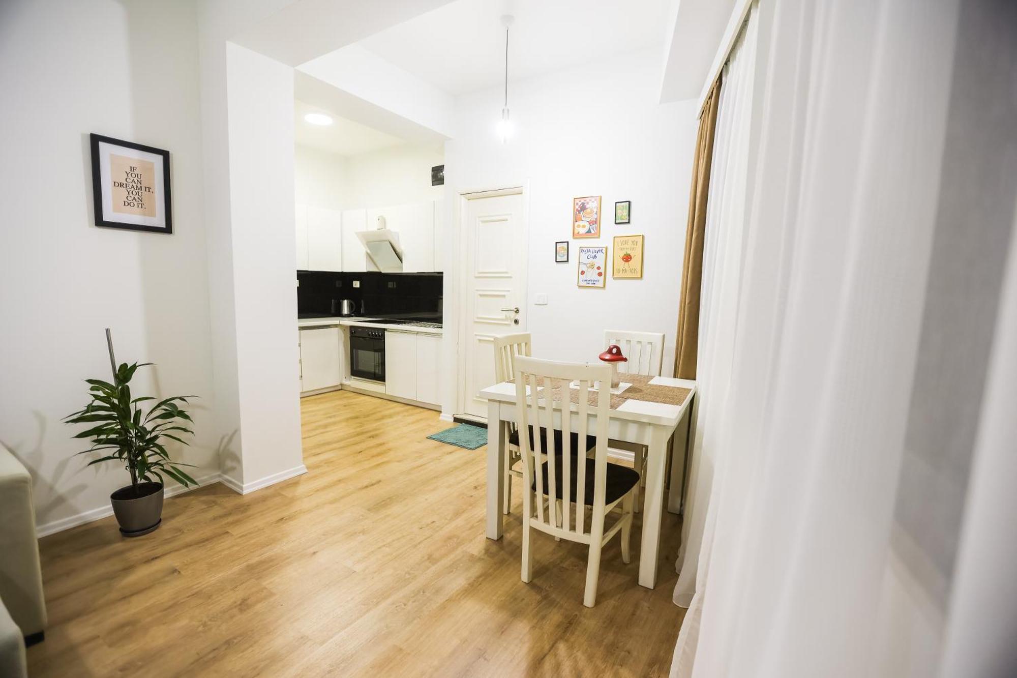 At Bazaar Central Apartment Тирана Экстерьер фото