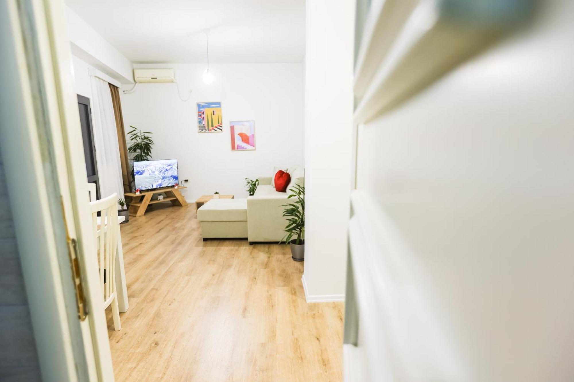 At Bazaar Central Apartment Тирана Экстерьер фото