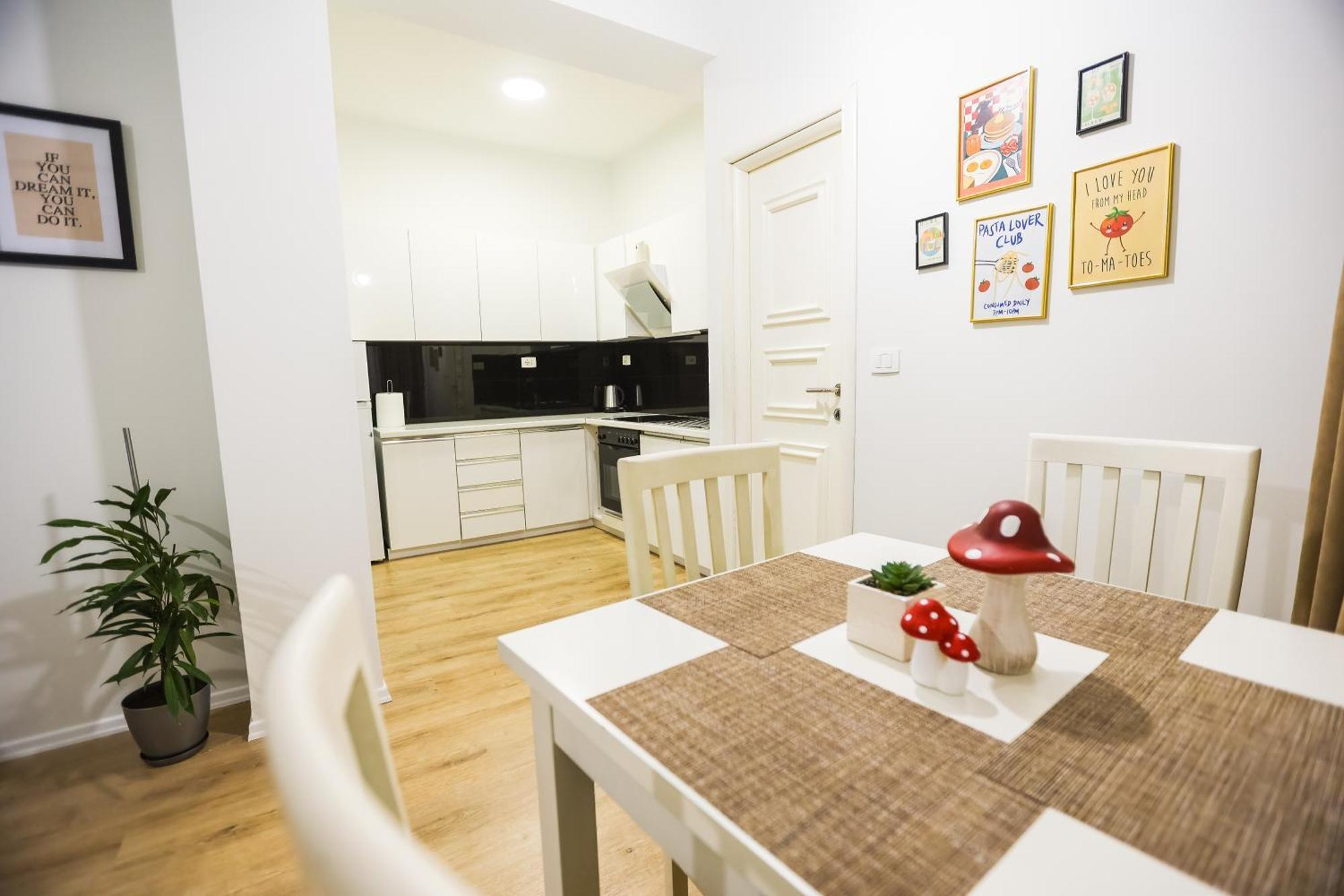 At Bazaar Central Apartment Тирана Экстерьер фото